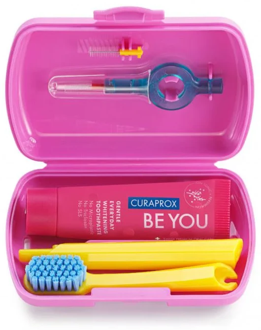 Set de calatorie pentru ingrijirea orala Ortho Curaprox Roz